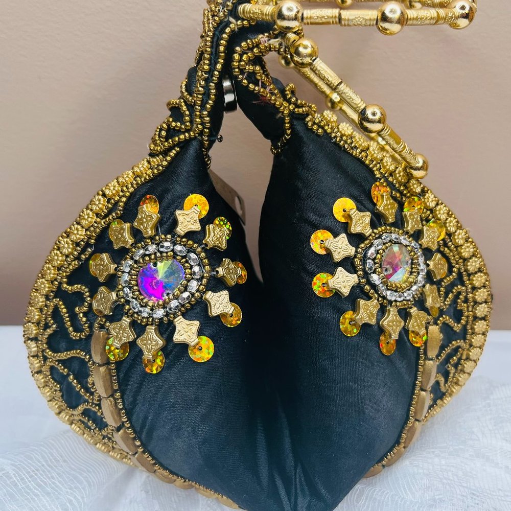 Vintage Handmade  Ethnic Golden Metal Petals Clutch Purse – Handmade in Spain